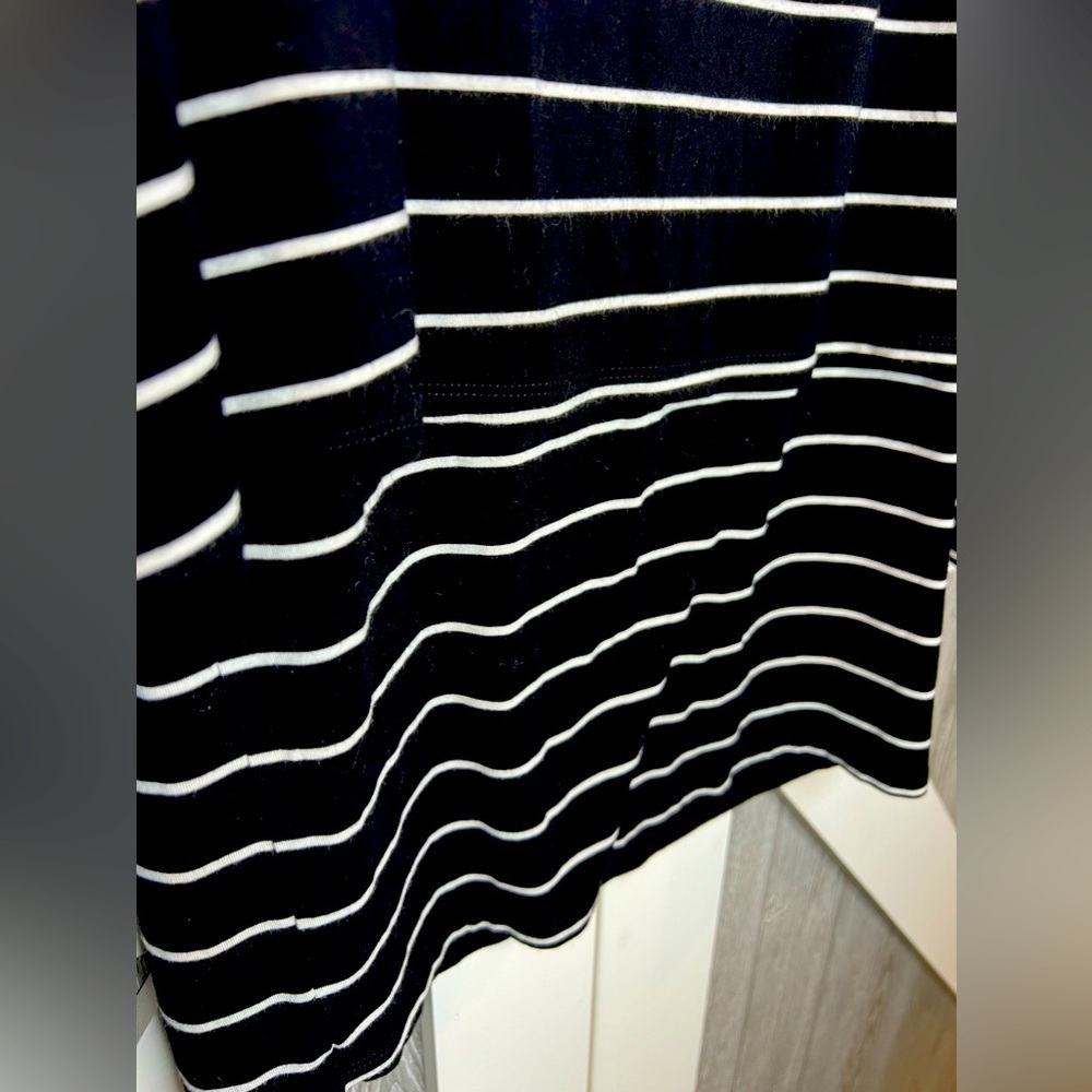 BAG032. White House Black Market Banded Waist Striped Top Button Down Sleeves - Picture 5 of 8